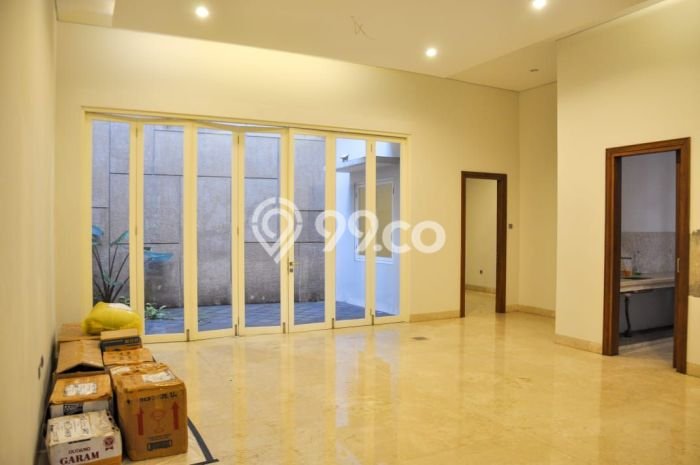 Rumah Mewah Dijual LT 180m2 di Kebayoran Baru, Jakarta Selatan Rumah Mewah Dijual LT 180m2 di Kebayoran Baru, Jakarta Selatan