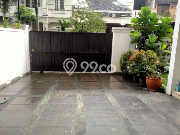 Rumah Elit Modern Tanpa Renovasi di Pondok Indah Jakarta Selatan Rumah Elit Modern Tanpa Renovasi di Pondok Indah Jakarta Selatan