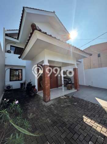 Rumah Mewah Siap Huni LT 300m2 di Ciputat, Tangerang Selatan Rumah Mewah Siap Huni LT 300m2 di Ciputat, Tangerang Selatan