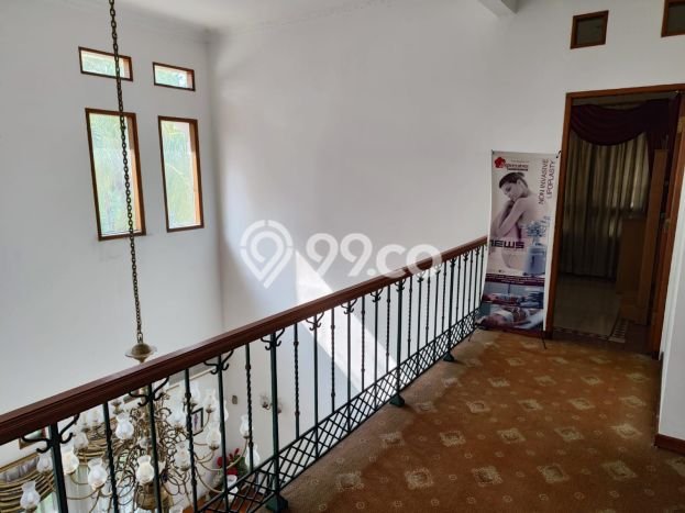 Rumah Mewah LB 433m2 Siap Huni Desain Elegan di Sukmajaya, Depok Rumah Mewah LB 433m2 Siap Huni Desain Elegan di Sukmajaya, Depok