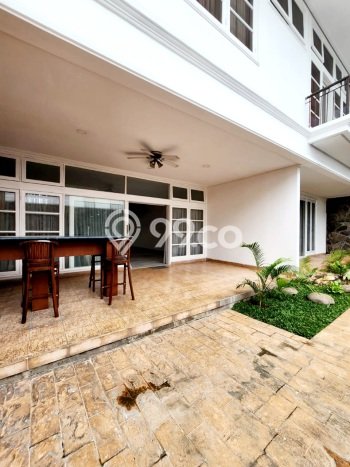 Rumah Luxury Modern Tanpa Renovasi di Pondok Indah Jakarta Selatan Rumah Luxury Modern Tanpa Renovasi di Pondok Indah Jakarta Selatan