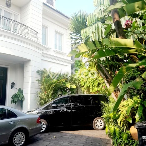 Hunian Elit LB 1050m2 Siap Pakai Desain Elegan di Lebak Bulus, Jakarta Selatan Hunian Elit LB 1050m2 Siap Pakai Desain Elegan di Lebak Bulus, Jakarta Selatan