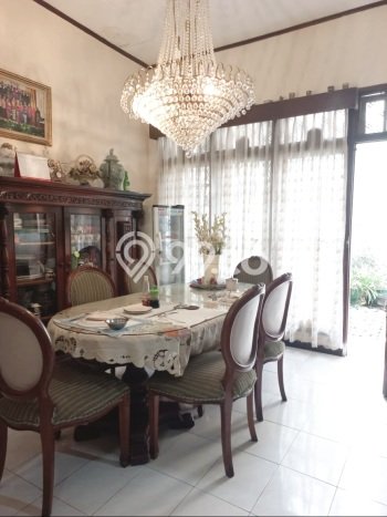 Siap Huni Hunian Elit 5 Kamar di Kebayoran Baru Dekat ke Mana Saja Siap Huni Hunian Elit 5 Kamar di Kebayoran Baru Dekat ke Mana Saja
