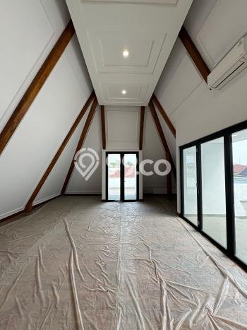 Rumah Elit Modern Tanpa Renovasi di Pondok Indah Jakarta Selatan Rumah Elit Modern Tanpa Renovasi di Pondok Indah Jakarta Selatan
