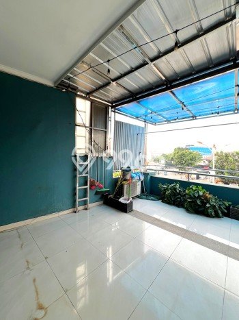 Ruko Dijual di Prime Area Jakarta Barat Luas 230m2 Ruko Dijual di Prime Area Jakarta Barat Luas 230m2