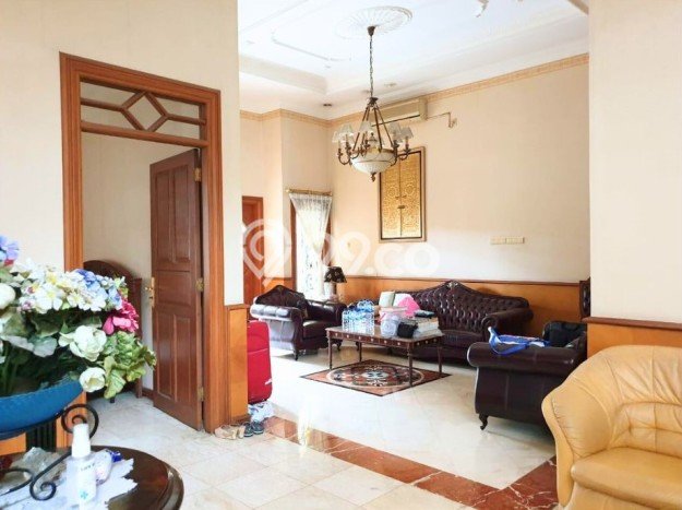 Siap Huni Rumah Mewah 4 Kamar di Kebayoran Baru Dekat ke Mana Pun Siap Huni Rumah Mewah 4 Kamar di Kebayoran Baru Dekat ke Mana Pun