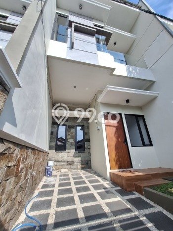 Jual Rumah Bagus Siap Huni LB 140m2 di Mulyorejo, Surabaya Jual Rumah Bagus Siap Huni LB 140m2 di Mulyorejo, Surabaya