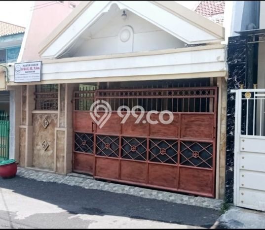 Rumah Strategis Modern Lb 266m2 di Tandes, Surabaya Rumah Strategis Modern Lb 266m2 di Tandes, Surabaya