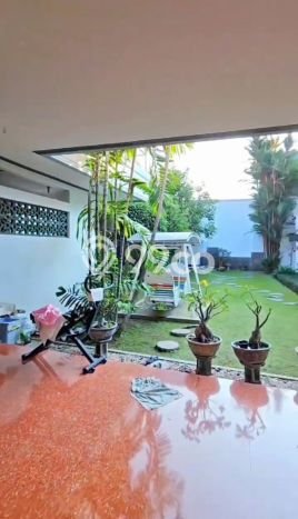 Rumah Eksklusif Siap Huni LT 1000m2 di Sukolilo, Surabaya Rumah Eksklusif Siap Huni LT 1000m2 di Sukolilo, Surabaya