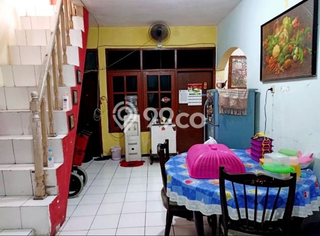 Dijual Rumah 5 Kamar Lokasi Strategis Bagus dan Strategis di Rungkut Dijual Rumah 5 Kamar Lokasi Strategis Bagus dan Strategis di Rungkut