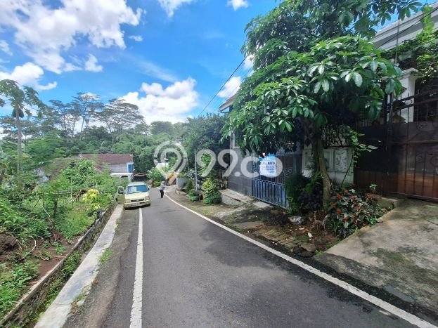 Rumah Luas Asri 3 KT Siap Huni di Manyar Surabaya Rumah Luas Asri 3 KT Siap Huni di Manyar Surabaya