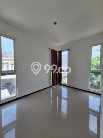 Rumah Mewah LB 210m2 Siap Pakai Desain Elegan di Mulyosari, Surabaya Rumah Mewah LB 210m2 Siap Pakai Desain Elegan di Mulyosari, Surabaya