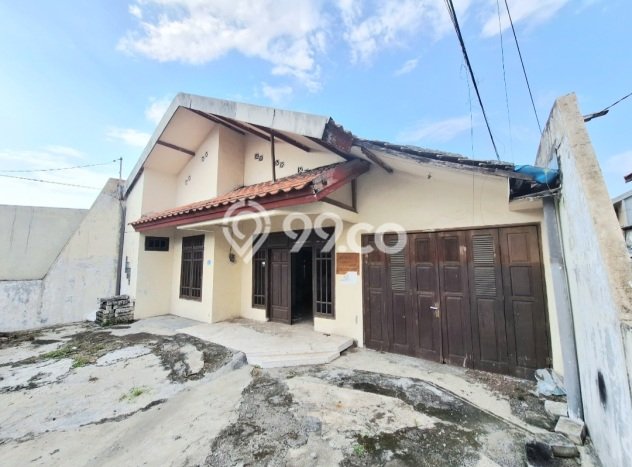 Rumah Strategis Minimalis Lb 200m2 di Jambangan, Surabaya Rumah Strategis Minimalis Lb 200m2 di Jambangan, Surabaya