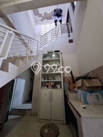 Rumah Strategis Modern Lb 130m2 di Sukolilo, Surabaya Rumah Strategis Modern Lb 130m2 di Sukolilo, Surabaya