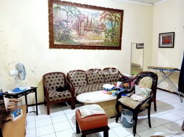 Dijual Rumah 5 Kamar Lokasi Strategis Bagus dan Strategis di Rungkut Dijual Rumah 5 Kamar Lokasi Strategis Bagus dan Strategis di Rungkut