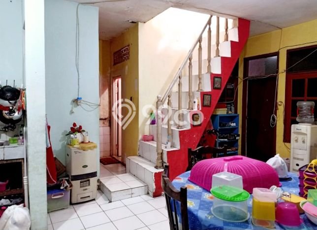 Dijual Rumah 5 Kamar Lokasi Strategis Bagus dan Strategis di Rungkut Dijual Rumah 5 Kamar Lokasi Strategis Bagus dan Strategis di Rungkut