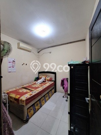 Rumah Modern Minimalis 4 Kamar Bisa Langsung Pindah di Rungkut Rumah Modern Minimalis 4 Kamar Bisa Langsung Pindah di Rungkut