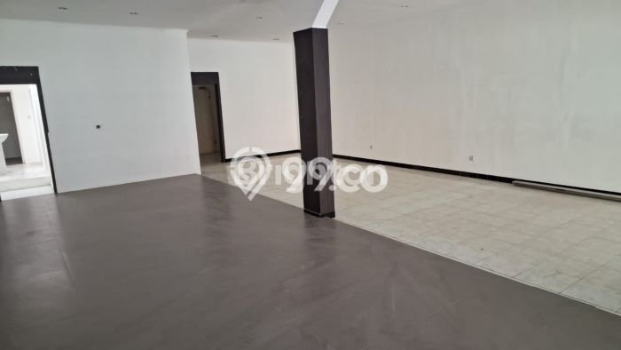 Ruko Area Komersial di Diponegoro, Luas 200m2m², Siap Operasional Ruko Area Komersial di Diponegoro, Luas 200m2m², Siap Operasional