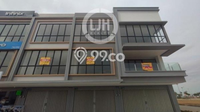 Ruko Dijual Lokasi Emas di Bengkong Luas 825m2 Ruko Dijual Lokasi Emas di Bengkong Luas 825m2
