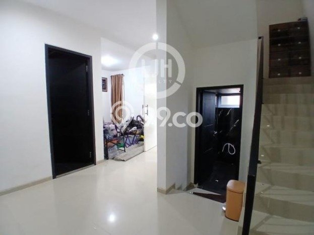 Rumah Modern 4 KT LT 112m2 di Batam Centre Rumah Modern 4 KT LT 112m2 di Batam Centre