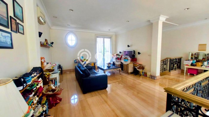 Dijual Rumah Mewah Megah Dengan View Cantik di Pulomas, Jakarta Timur Dijual Rumah Mewah Megah Dengan View Cantik di Pulomas, Jakarta Timur