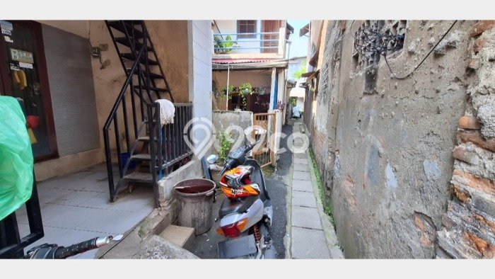 Cocok Untuk Investasi! Dijual Kost di Gandaria 12 Kamar Cocok Untuk Investasi! Dijual Kost di Gandaria 12 Kamar