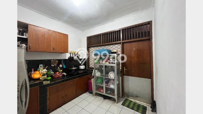 Rumah Elit LB 420m2 Siap Pakai Desain Elegan di Tomang, Jakarta Barat Rumah Elit LB 420m2 Siap Pakai Desain Elegan di Tomang, Jakarta Barat