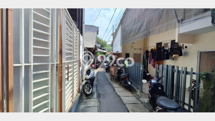 Cocok Untuk Investasi! Dijual Kost di Gandaria 12 Kamar Cocok Untuk Investasi! Dijual Kost di Gandaria 12 Kamar