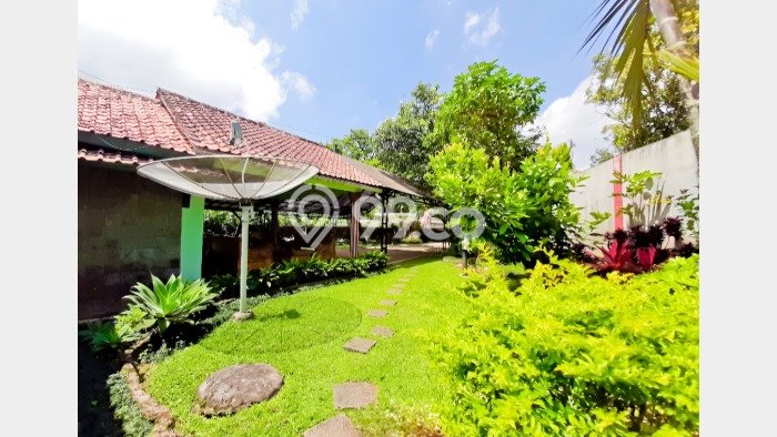 INVESTASI POTENSIAL! Vila di , Luas 766m2m², Lingkungan Prima INVESTASI POTENSIAL! Vila di , Luas 766m2m², Lingkungan Prima