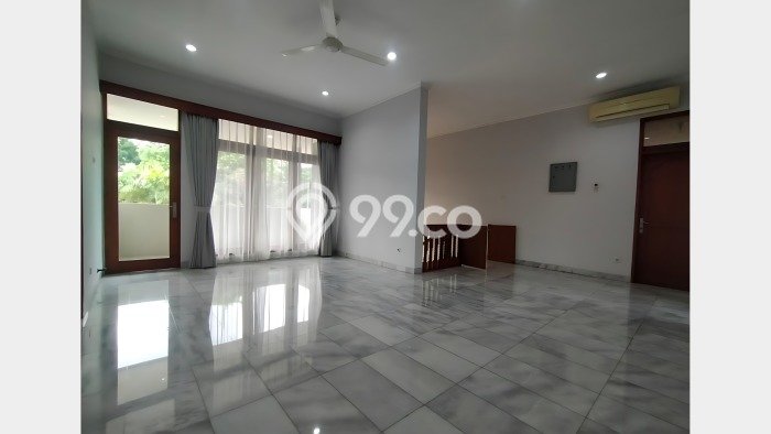 Sewa Rumah Murah di Tb Simatupang Jakarta Selatan dengan 5 Kamar Tidur Sewa Rumah Murah di Tb Simatupang Jakarta Selatan dengan 5 Kamar Tidur
