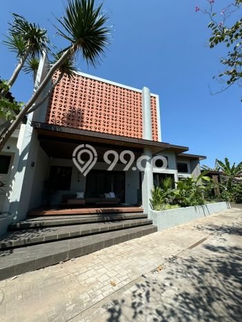 Rumah Minimalis di Kota Baru Parahyangan, Bandung, LT 245m² LB 300m² Rumah Minimalis di Kota Baru Parahyangan, Bandung, LT 245m² LB 300m²