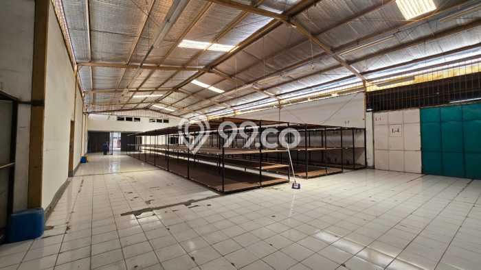 Gudang Disewakan Kawasan , Luas 1939m2m², Jalan Utama, Lokasi Mudah Gudang Disewakan Kawasan , Luas 1939m2m², Jalan Utama, Lokasi Mudah