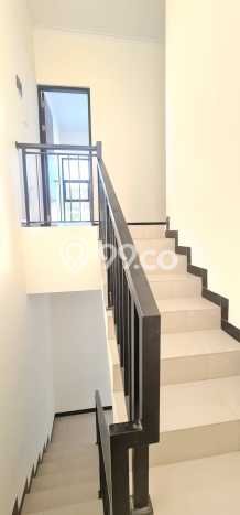 Rumah Minimalis 3 KT LT 90m2 di Taman Kopo Indah Rumah Minimalis 3 KT LT 90m2 di Taman Kopo Indah