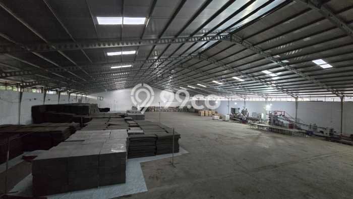 Gudang Dijual di Bandung LT 7943m2 & LB 6500m2 Lokasi Terbaik! Gudang Dijual di Bandung LT 7943m2 & LB 6500m2 Lokasi Terbaik!