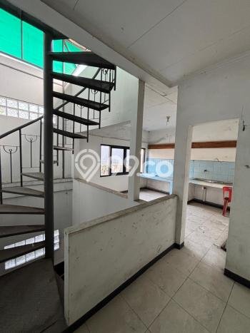 Ruko Dijual di Prime Area Bandung Luas 185m2 Ruko Dijual di Prime Area Bandung Luas 185m2