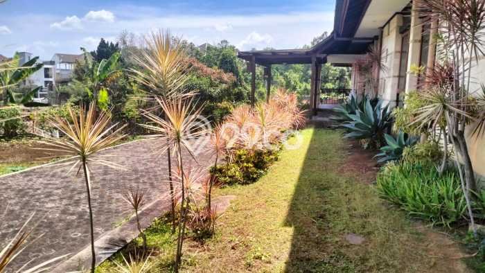 Rumah Elit Modern Siap Huni di Setiabudi Bandung Rumah Elit Modern Siap Huni di Setiabudi Bandung
