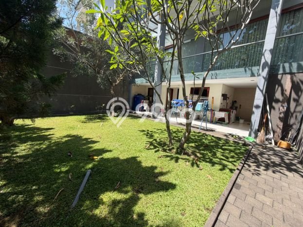 Rumah Elit Modern Siap Huni di Kota Baru Parahyangan Bandung Rumah Elit Modern Siap Huni di Kota Baru Parahyangan Bandung
