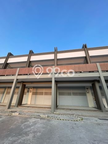 Ruko Strategis di Kota Baru Parahyangan, Luas 139m², Jalan Utama, Area Bisnis Aktif Ruko Strategis di Kota Baru Parahyangan, Luas 139m², Jalan Utama, Area Bisnis Aktif