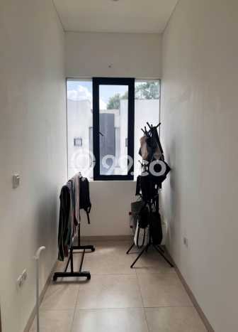 Rumah Modern 3 KT di BSD City Tangerang Full Furnished Rumah Modern 3 KT di BSD City Tangerang Full Furnished