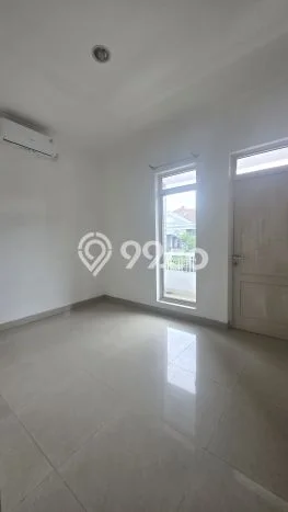 Rumah sewa siap pakai 4 Kamar Tidur di BSD Puspita Loka, Tangerang Rumah sewa siap pakai 4 Kamar Tidur di BSD Puspita Loka, Tangerang