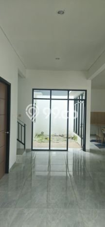 Rumah Modern 4 KT di BSD Nusaloka Tangerang Unfurnished Rumah Modern 4 KT di BSD Nusaloka Tangerang Unfurnished