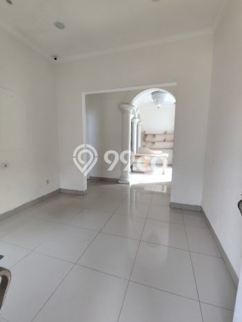 Disewakan! Rumah 3 Kamar Tidur &
4 Kamar Mandi di Gading Serpong, Tangerang Disewakan! Rumah 3 Kamar Tidur &
4 Kamar Mandi di Gading Serpong, Tangerang