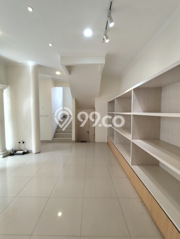 Disewakan! Rumah 3 Kamar Tidur &
4 Kamar Mandi di Gading Serpong, Tangerang Disewakan! Rumah 3 Kamar Tidur &
4 Kamar Mandi di Gading Serpong, Tangerang