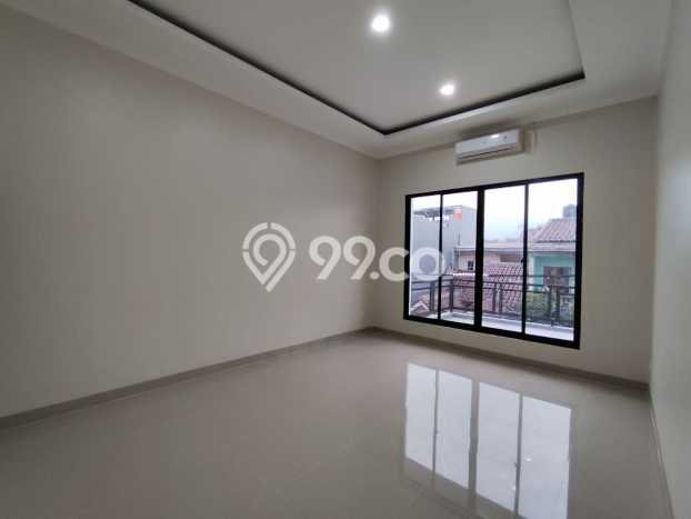 For Sale Rumah 4 Kamar Lokasi Strategis Nyaman dan Strategis di Serpong Utara For Sale Rumah 4 Kamar Lokasi Strategis Nyaman dan Strategis di Serpong Utara