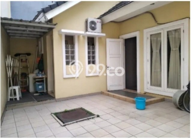 Hunian Eksklusif Siap Huni LT 180m2 di Serpong, Tangerang Selatan Hunian Eksklusif Siap Huni LT 180m2 di Serpong, Tangerang Selatan