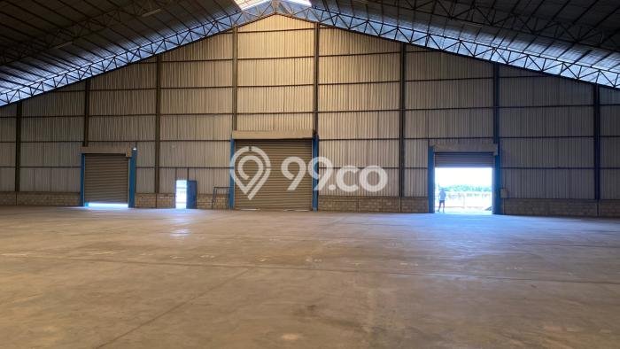 Unit Gudang Disewa Lokasi Karawang Barat, Karawang Spesifikasi Luas Bangunan 15000m2 Unit Gudang Disewa Lokasi Karawang Barat, Karawang Spesifikasi Luas Bangunan 15000m2