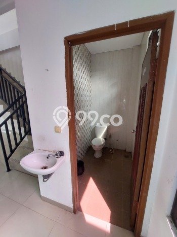 LOKASI STRATEGIS! Ruko For Rent di Ciparigi, Luas 114m², Lokasi Niaga LOKASI STRATEGIS! Ruko For Rent di Ciparigi, Luas 114m², Lokasi Niaga