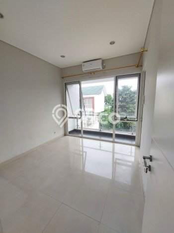 HARGA SPECIAL! Rumah Asri lokasi Bukit Sentul, Luas 228m² Bangunan 160m² HARGA SPECIAL! Rumah Asri lokasi Bukit Sentul, Luas 228m² Bangunan 160m²