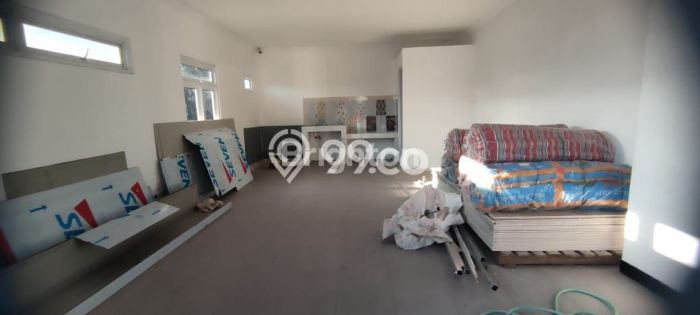 Lokasi Strategis! Dijual Gudang Bisnis di Grogol, Solo Kondisi Bagus Lokasi Strategis! Dijual Gudang Bisnis di Grogol, Solo Kondisi Bagus