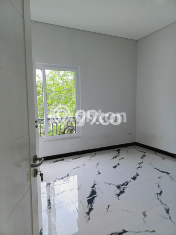 Hunian Mewah LB 148m2 Siap Huni Desain Elegan di Duri Kosambi, Jakarta Barat Hunian Mewah LB 148m2 Siap Huni Desain Elegan di Duri Kosambi, Jakarta Barat